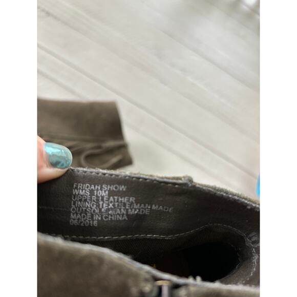 Reaction by Kenneth Cole Olive Green Suede Fringe Peep Toe Booties 10 - Picture 2 of 5